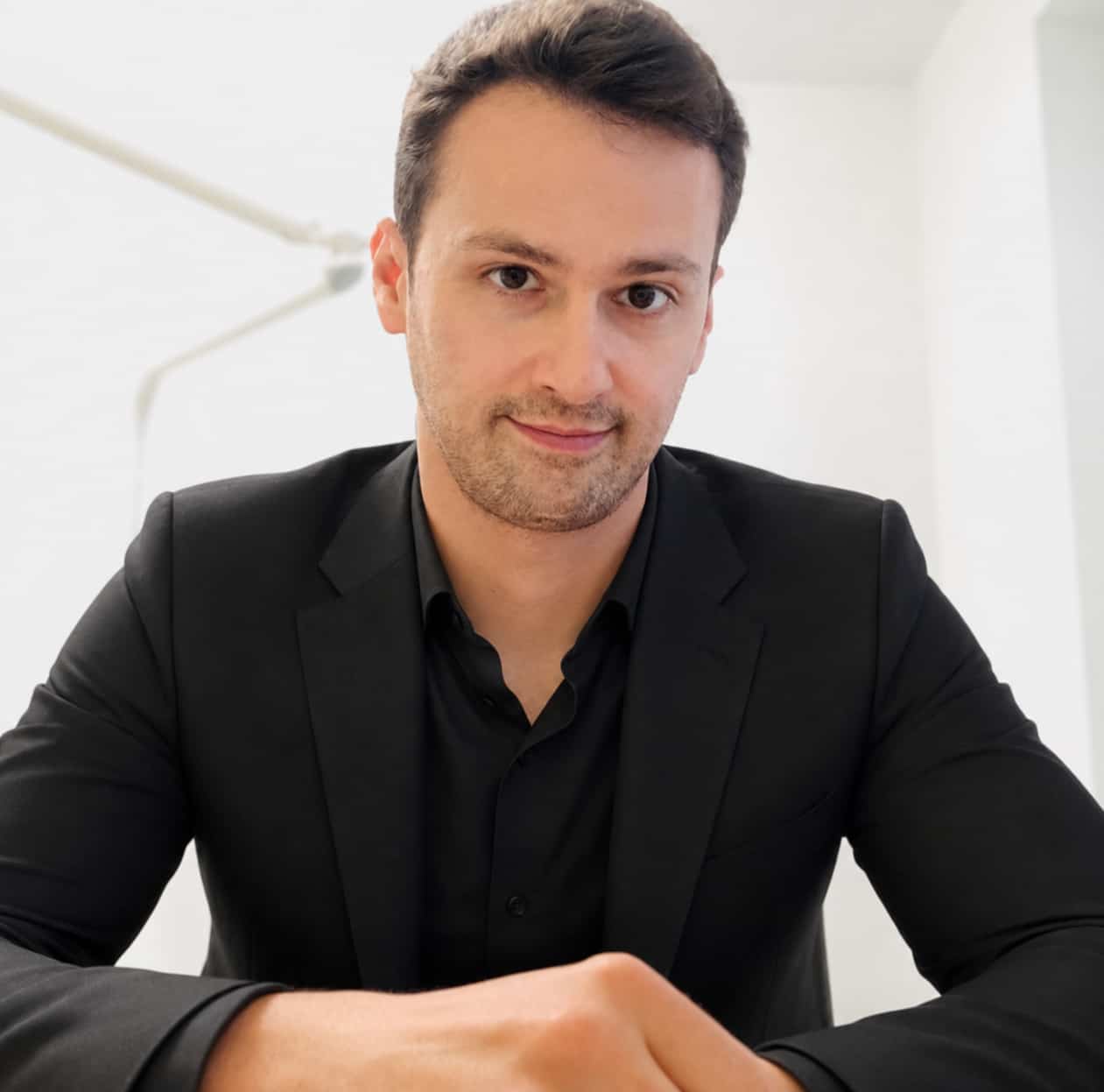 Dr. Sebastian Fătu, medic stomatolog și implantologie